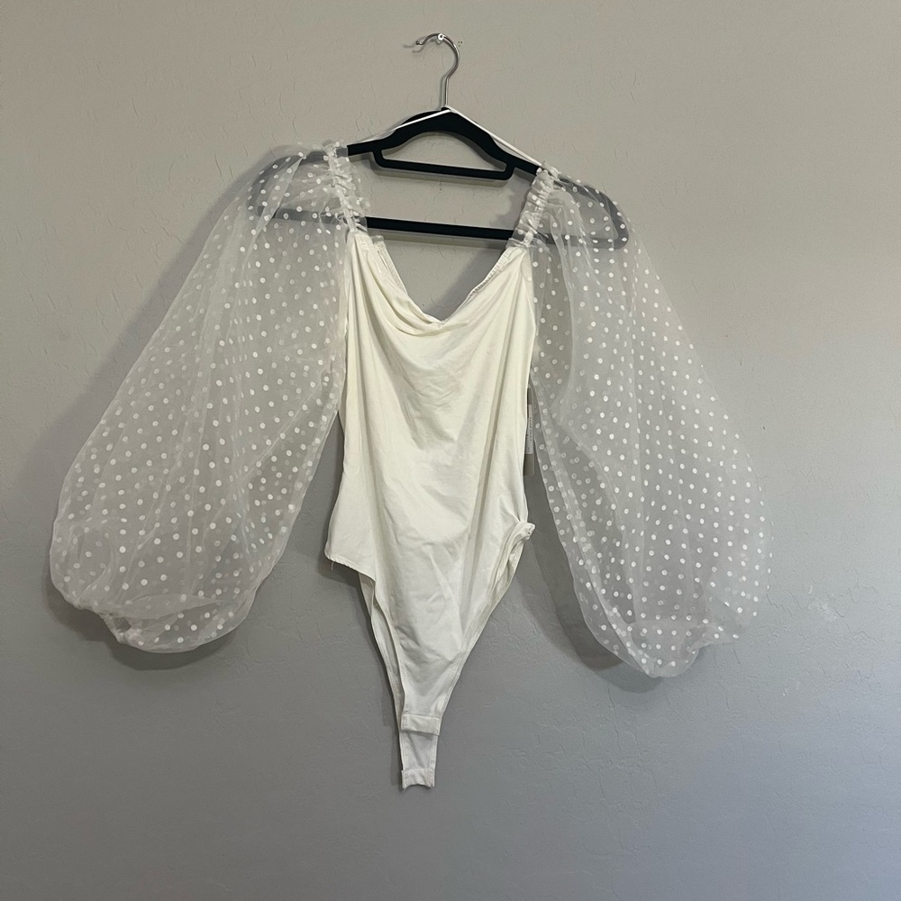 NWT White polka dot puff sleeve bodysuit